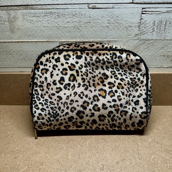 ONCE UPON A TIME, COSMETIC BAG & 3 PIECE STATIONARY SET. - Picture 2 of 9